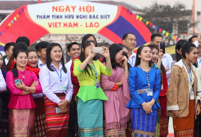 Đại sứ quán thông báo tuyển sinh con em Việt kiều đi học tại Việt Nam năm 2021