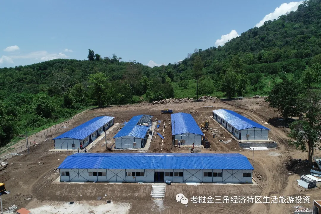 Tin ảnh: Bệnh viện dã chiến đặc khu kinh tế Tam giác Vàng đang hình thành