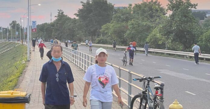 Lào cho phép người dân tập thể dục ngoài trời trở lại