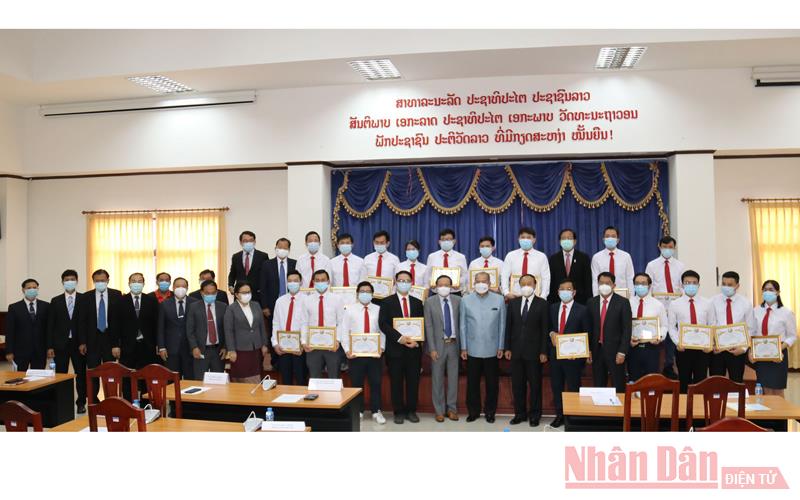 Đoàn công tác Bộ Y tế kết thúc công tác giúp Lào phòng, chống Covid-19