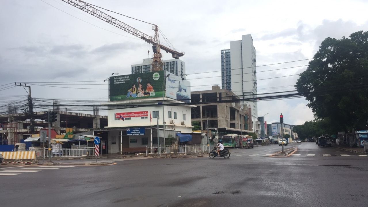Lào có thêm 64 ca mắc Covid-19, bệnh nhân lấp đầy các bệnh viện Trung ương
