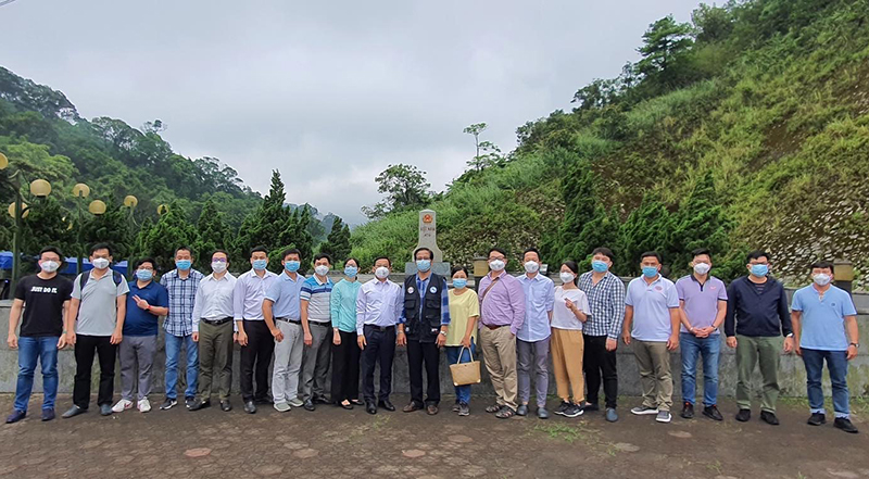 Tình lương y Việt Nam trên đất nước Triệu Voi -0
