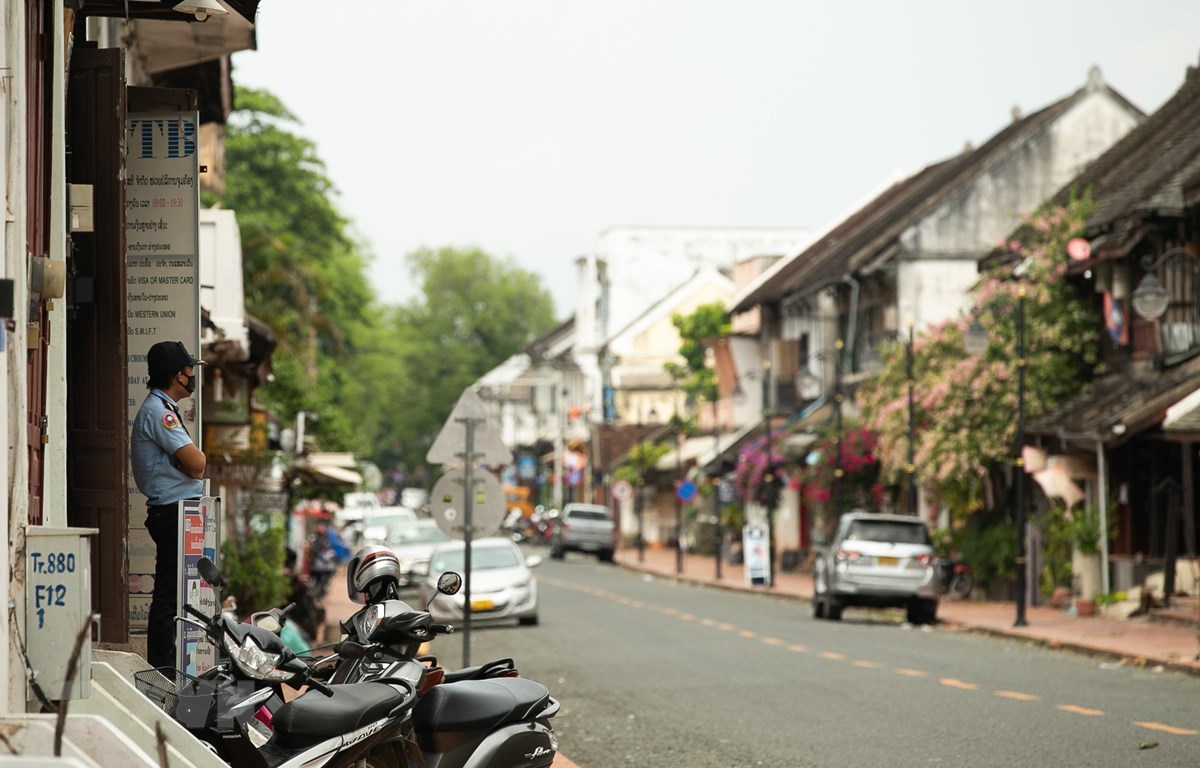 Luang Prabang cách ly người đến từ tỉnh ngoài