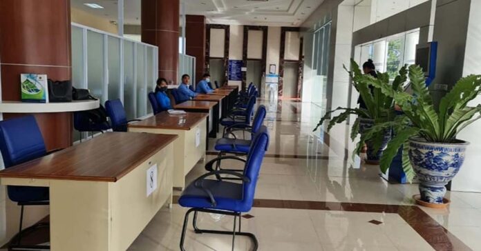 Điện lực Lào thành lập trung tâm tiếp nhận khiếu nại sau phản ánh hóa đơn điện tăng hàng chục lần