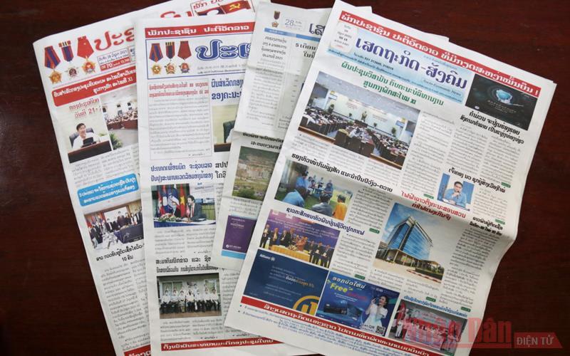 Báo chí Lào đưa tin đậm nét về chuyến thăm Việt Nam của Tổng Bí thư, Chủ tịch nước Lào Thongloun Sisoulith