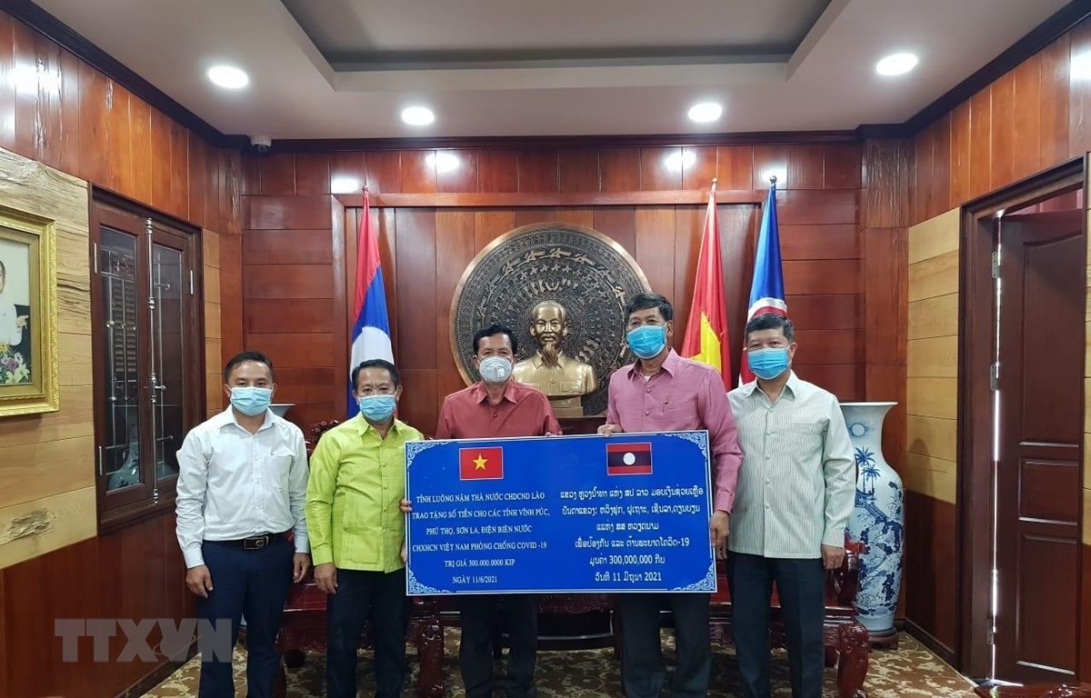 Các tỉnh của Lào hỗ trợ địa phương Việt Nam phòng chống dịch COVID-19