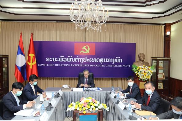 Trưởng Ban đối ngoại TƯ Đảng Lào-Campuchia hội đàm trực tuyến
