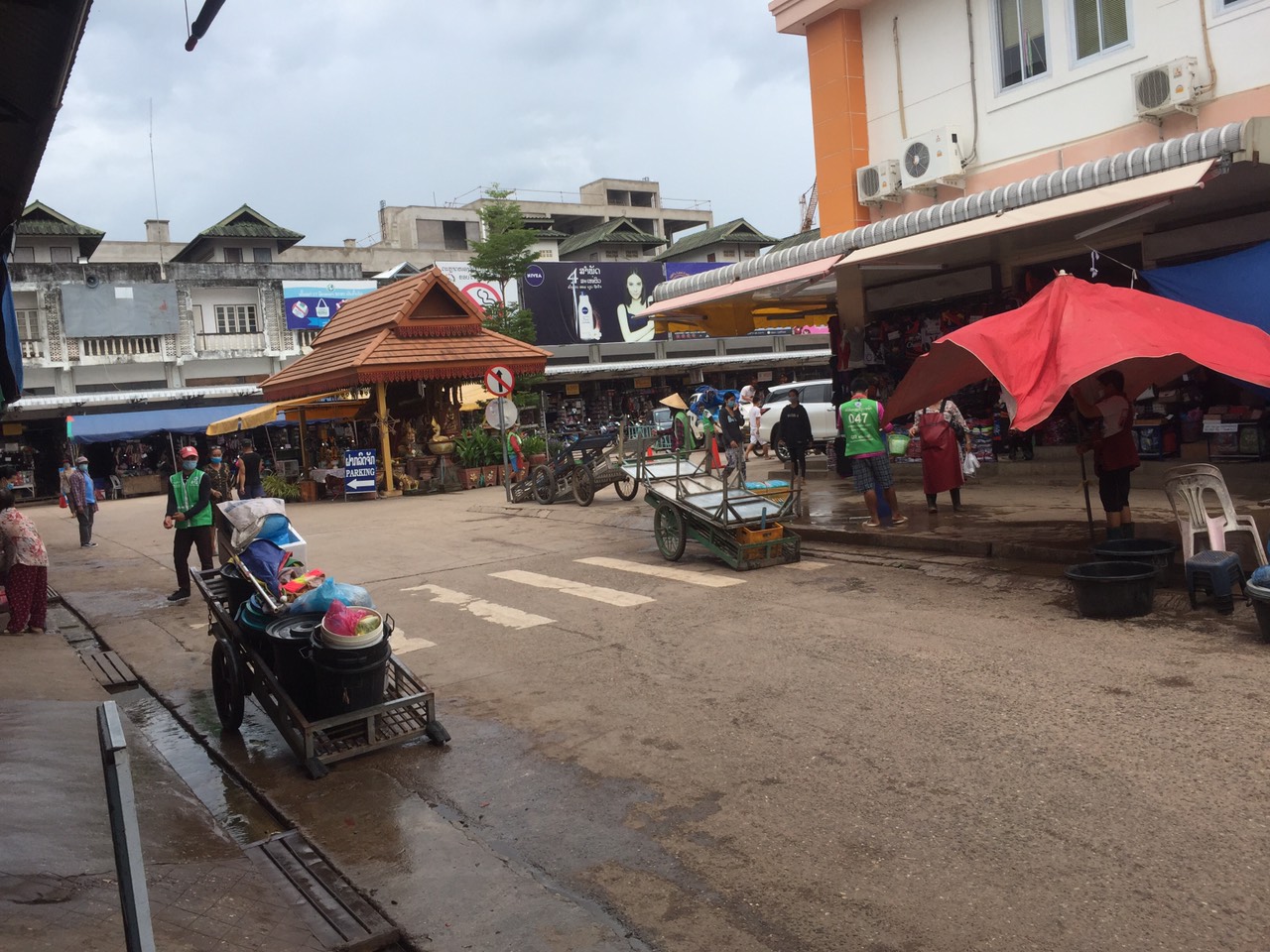 Chi phí sinh hoạt tại Lào tăng trong đại dịch Covid-19