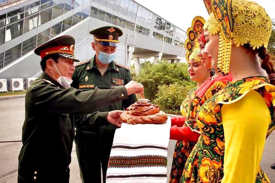 Đoàn quân đội Lào đến Nga chuẩn bị tham dự Army Games 2021