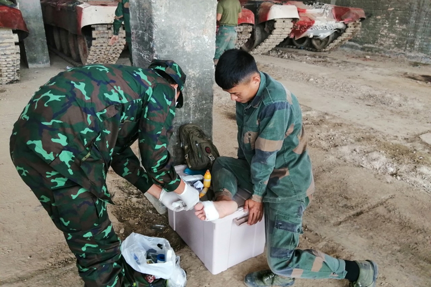 Tình anh em Việt-Lào trên thao trường Alabino