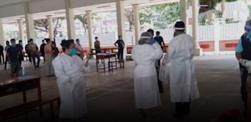 Lo ngại lây nhiễm tại trung tâm xét nghiệm do không đảm bảo giãn cách