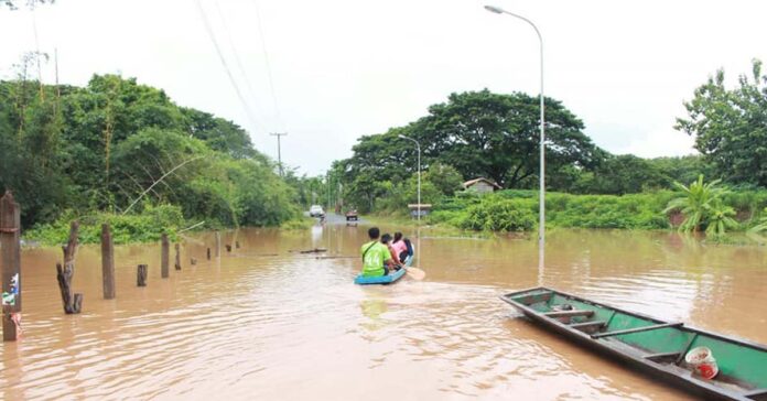 Mưa lớn gây ngập lụt tại Bắc Lào
