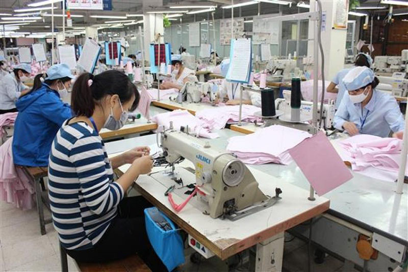 Lào bắt đầu cho các nhà máy may mặc hoạt động trở lại