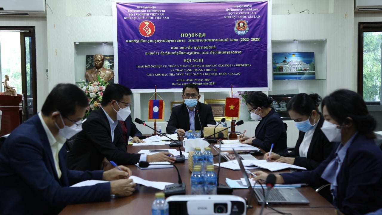 Kho bạc Nhà nước Lào, Việt Nam trao đổi nghiệp vụ