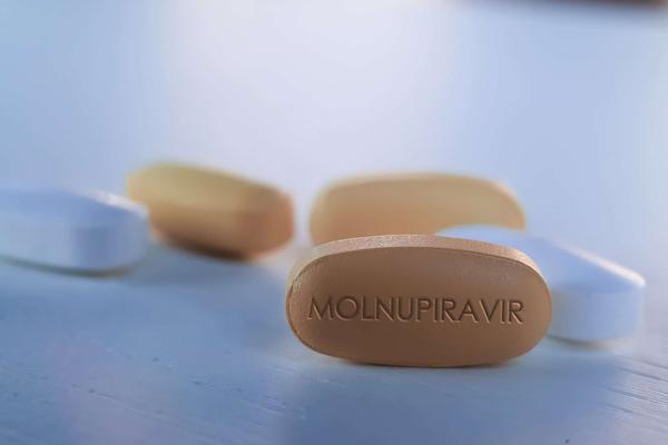 Công ty dược Nhà nước Lào sản xuất thuốc điều trị Covid-19