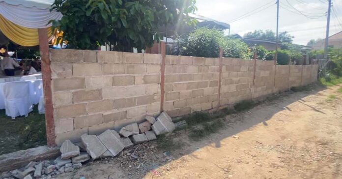 Sĩ quan quân đội Lào bị buộc thôi việc sau tranh chấp với hàng xóm