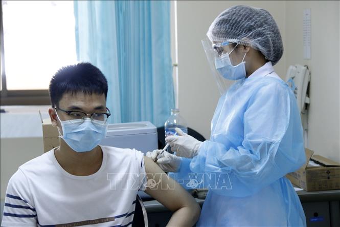 Lào tiêm vaccine ngừa COVID-19 cho thanh thiếu niên
