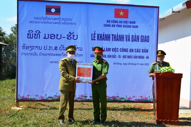 Khánh thành trụ sở làm việc cho Công an các bản thuộc tỉnh Xê Kông -0