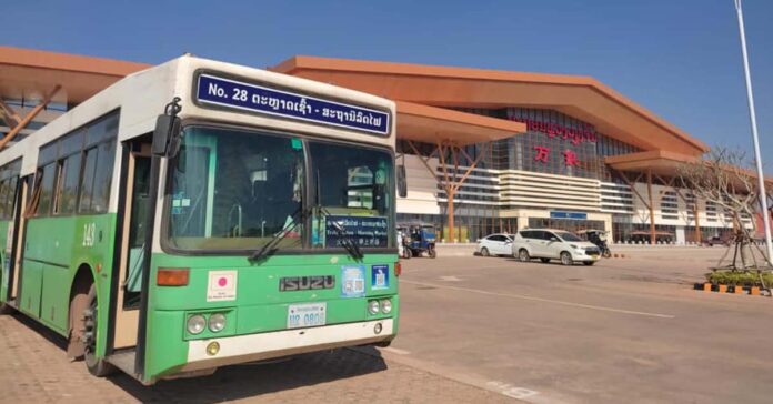 Mở tuyến xe bus Chợ Sáng-ga đường sắt Vientiane