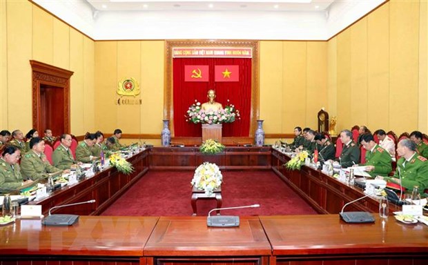 Tang cuong quan he hop tac giua hai Bo Cong an Viet Nam-Lao hinh anh 3