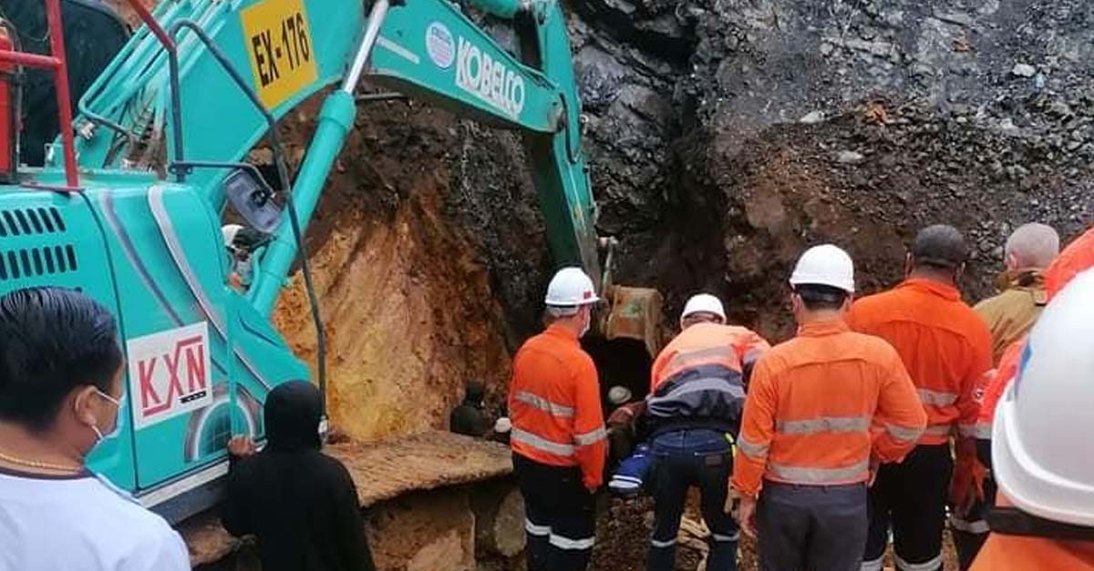 Cứu hai người đào mỏ trái phép bị tai nạn ở Savannakhet