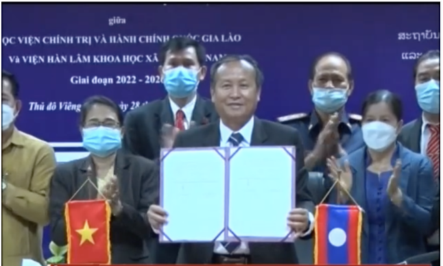 Lễ ký biên bản hợp tác giai đoạn 2022 – 2026 giữa Học viện Chính trị và Hành chính quốc gia Lào và Viện Hàn lâm Khoa học xã hội Việt Nam