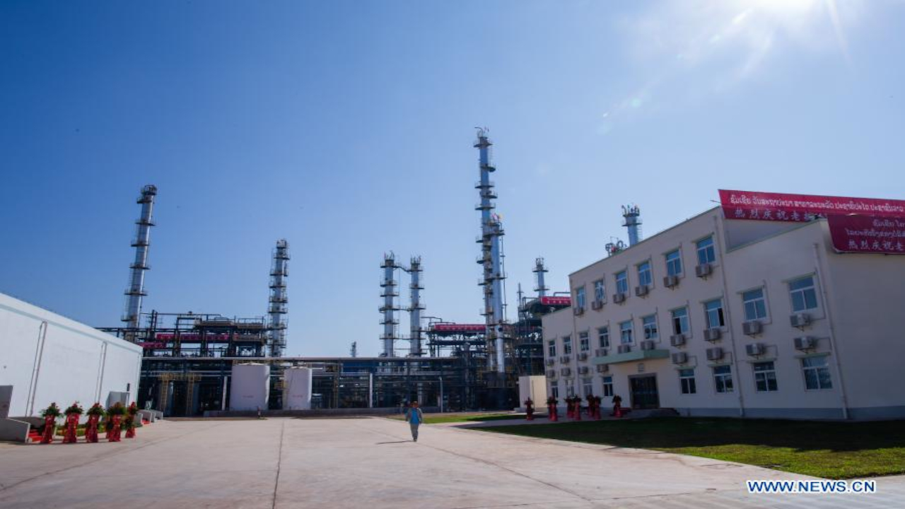 Liên doanh lọc dầu Lào-Trung đẩy mạnh công suất hoạt động
