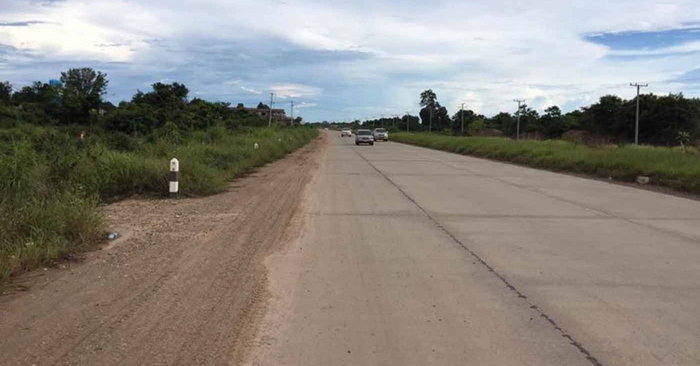 Vientiane thu hồi nhiều lô đất dọc đại lộ 450 năm
