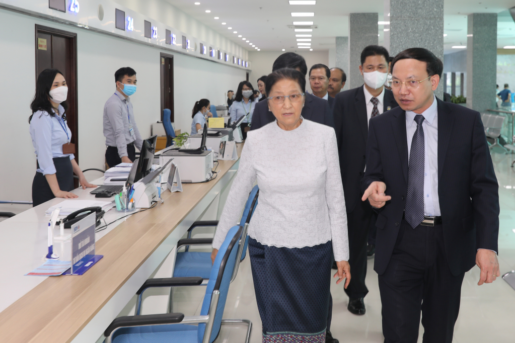 Phó Chủ tịch nước Lào thăm tỉnh Quảng Ninh