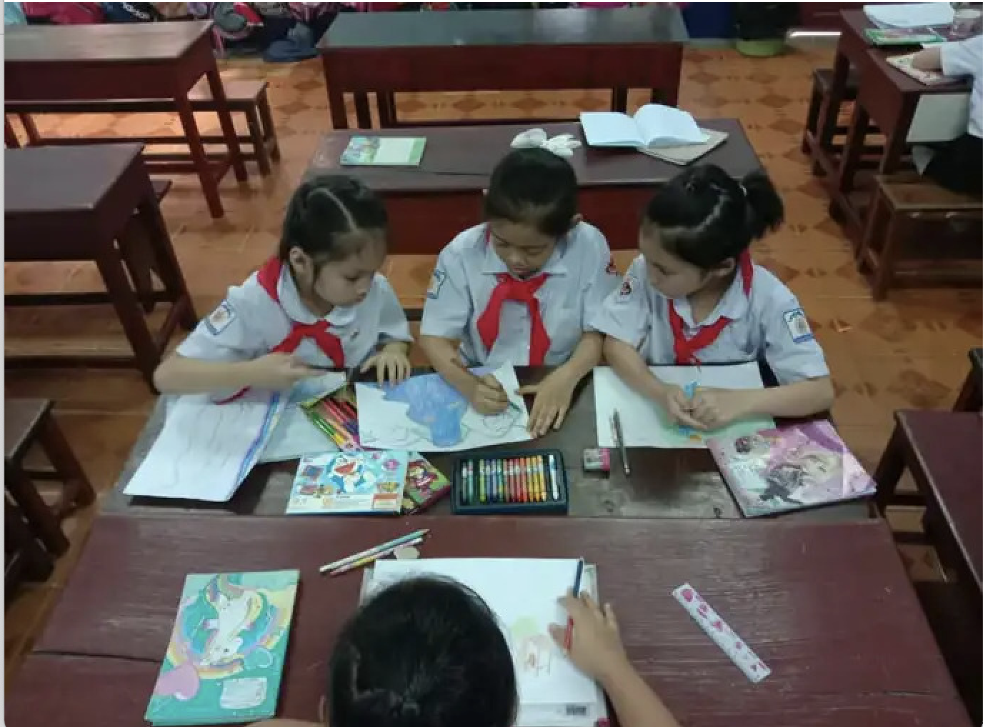 Giáo dục Lào khắc phục khủng hoảng bằng thư viện di động
