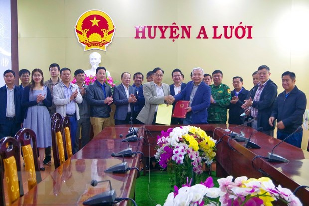 Thong nhat dich chuyen vi tri dau noi giao thong hai cua khau giap Lao hinh anh 1