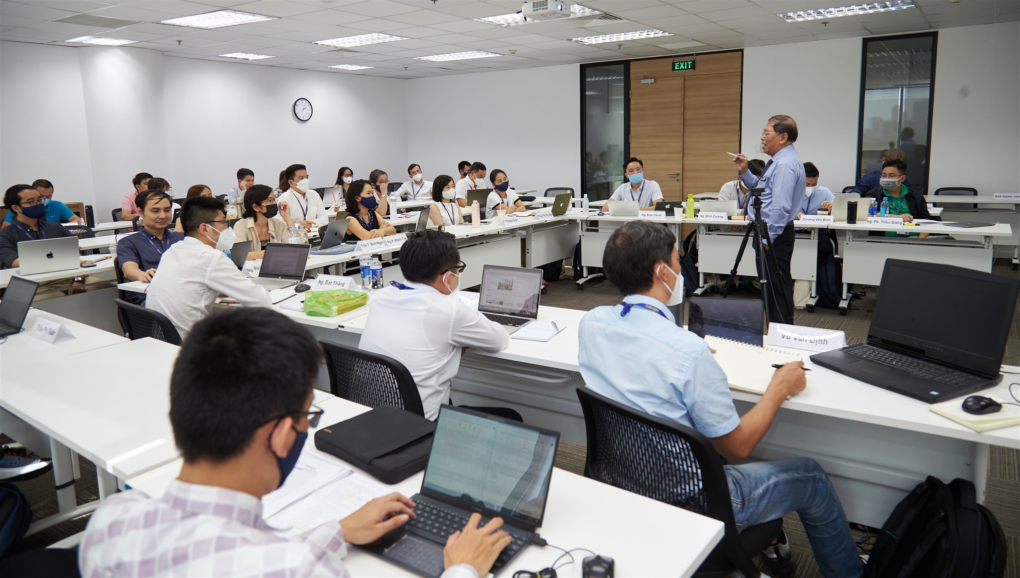 Đại học Fulbright thông báo cung cấp học bổng Thạc sĩ Chính sách công cho cán bộ Lào