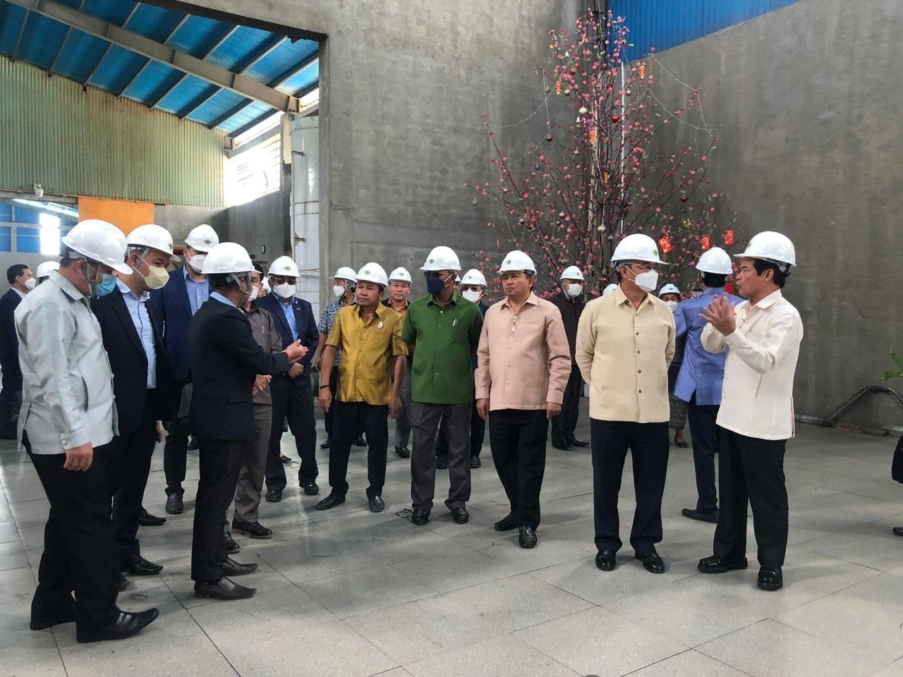 Lãnh đạo Lào làm việc với công ty khoáng sản Vangtat