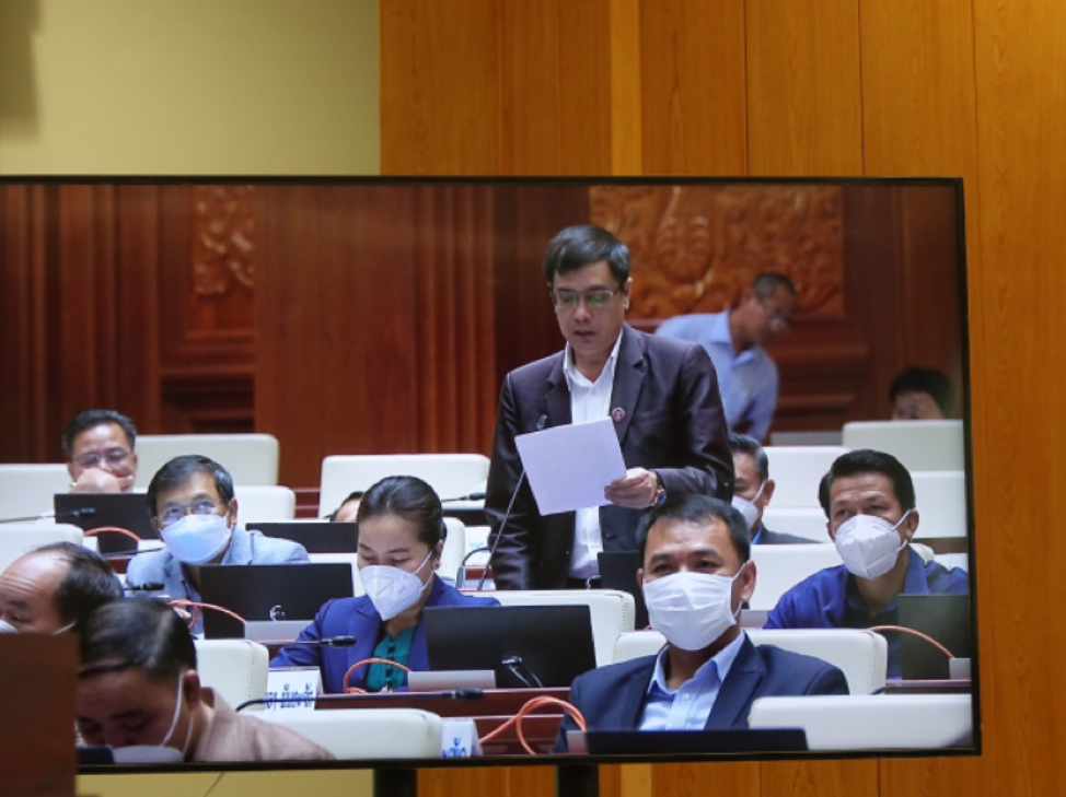 ĐBQH đề nghị Chính phủ Lào đầu tư nhiều hơn vào nghiên cứu khoa học
