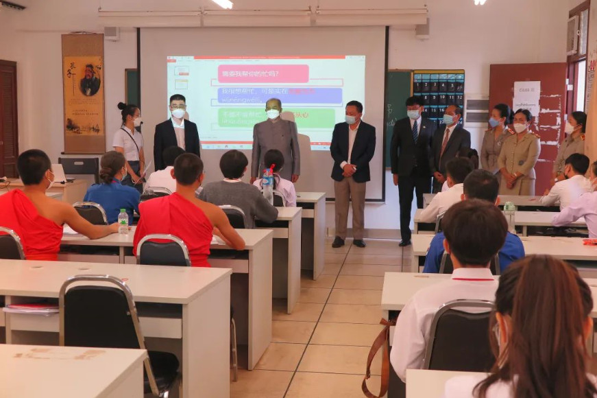 Phó Thủ tướng Lào thăm Viện Khổng Tử, Đại học Quốc gia Lào