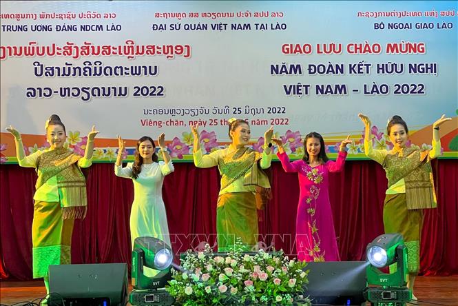 Tổ chức không gian giới thiệu ‘Vẻ đẹp Việt Nam’ tại Lào