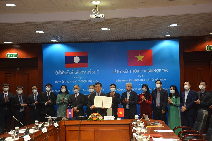 Học viện Chính trị và Hành chính quốc gia Lào với Viện Hàn lâm khoa học xã hội Việt Nam triển khai nội dung biên bản hợp tác 2022 – 2026