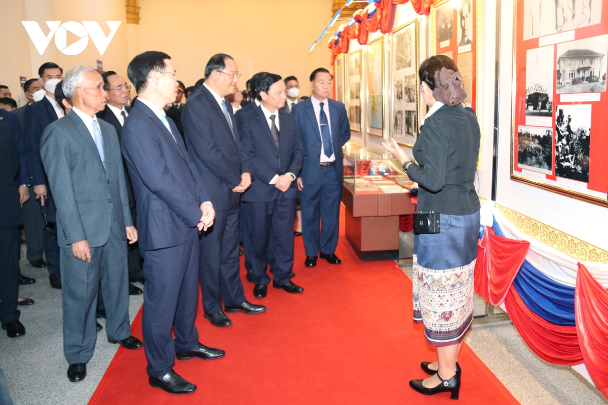 Hình ảnh quý về quan hệ Lào – Việt Nam được triển lãm tại Vientiane