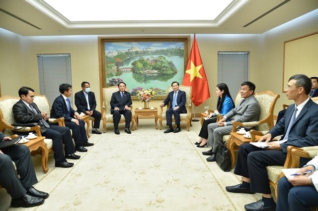 Bộ trưởng Tài chính Lào kết thúc thành công chuyến thăm Việt Nam