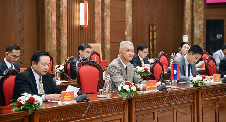Hà Nội và Viêng Chăn gương mẫu trong hợp tác, để tương xứng tầm vóc của quan hệ đặc biệt Việt Nam - Lào Hà Nội và Viêng Chăn gương mẫu trong hợp tác, để tương xứng tầm vóc của quan hệ đặc biệt Việt Nam - Lào
