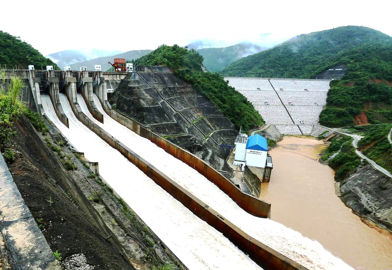 Đập thủy điện Namkhan 2 và 3 thông báo xả lũ