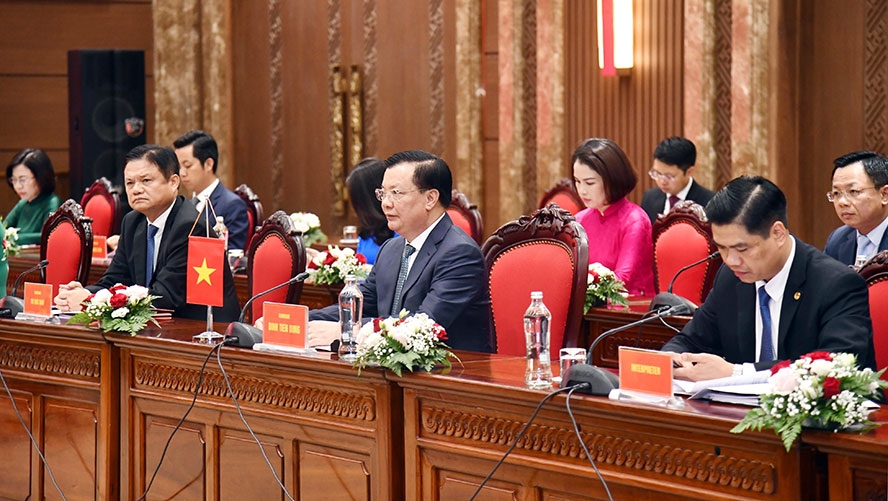 Hà Nội và Viêng Chăn gương mẫu trong hợp tác, để tương xứng tầm vóc của quan hệ đặc biệt Việt Nam - Lào Hà Nội và Viêng Chăn gương mẫu trong hợp tác, để tương xứng tầm vóc của quan hệ đặc biệt Việt Nam - Lào