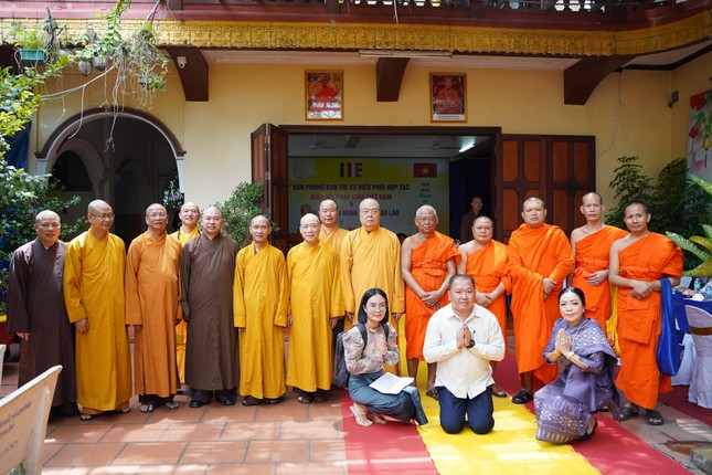 Hòa thượng Chủ tịch và lãnh đạo GHPGVN thăm, làm việc tại Lào ảnh 1