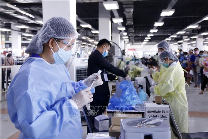 Lào triển khai tiêm vaccine ngừa COVID-19 cho trẻ em
