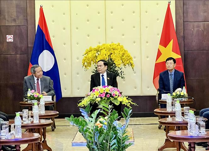 Phó Chủ tịch Thường trực Quốc hội tiếp đại biểu Liên hoan hữu nghị nhân dân Việt Nam – Lào