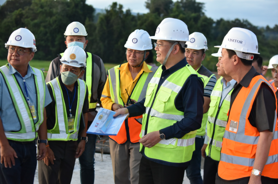 Lãnh đạo Lào làm việc tại Bolikhamxay