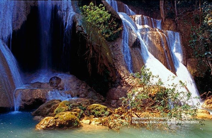 Thác Kuang Si, danh thắng nằm cách trung tâm Luang Prabang 29 km về phía Nam.
