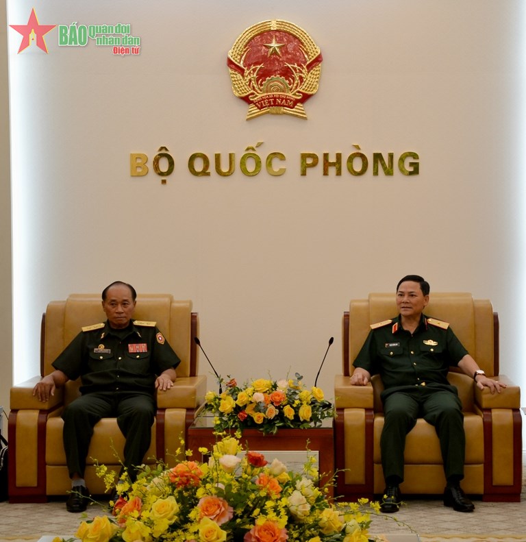 Thiếu tướng Phạm Trường Sơn tiếp đoàn Tổng cục Kỹ thuật, Bộ Quốc phòng Lào