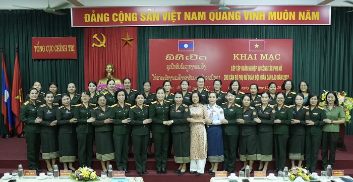 Tập huấn nghiệp vụ công tác phụ nữ cho cán bộ phụ nữ Quân đội nhân dân Lào - Ảnh 3. Tập huấn nghiệp vụ công tác phụ nữ cho cán bộ phụ nữ Quân đội nhân dân Lào - Ảnh 3.