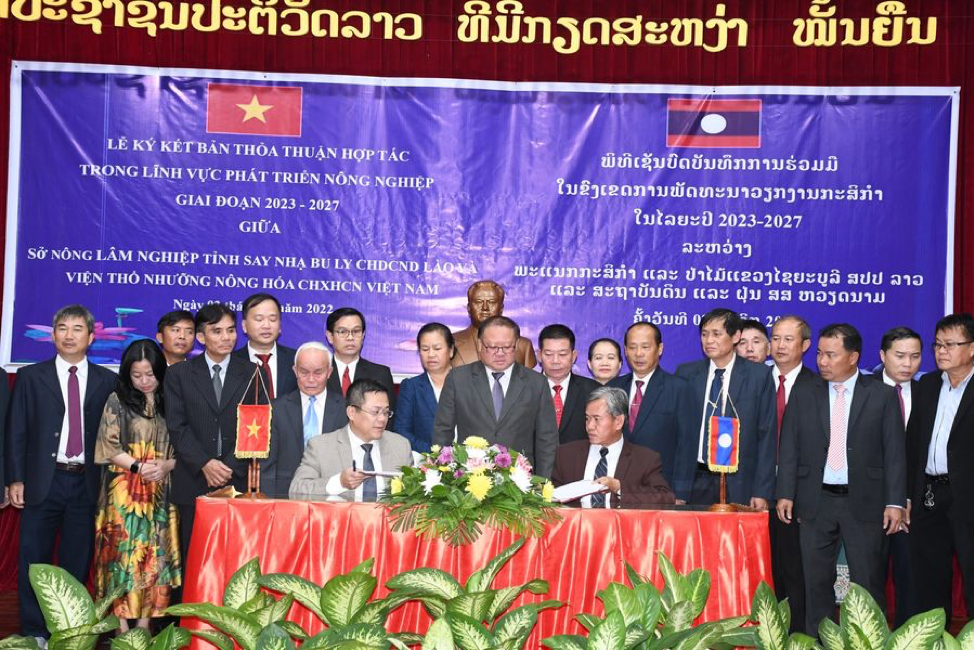 Xayyabouli tăng cường hợp tác với viện thổ nhưỡng nông hóa Việt Nam